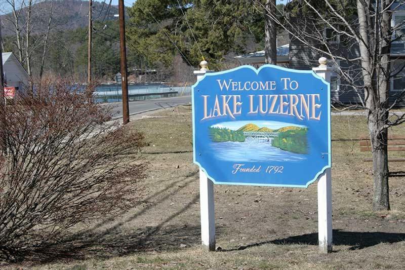 Luzerne Court Motel Lake Luzerne Kültér fotó